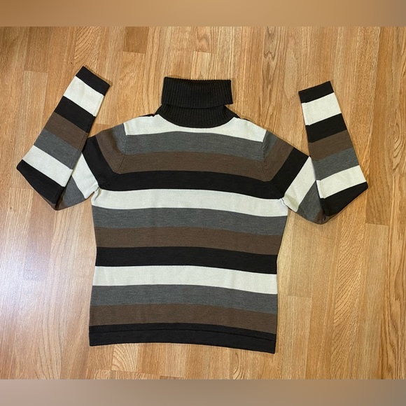 Merino Wool turtleneck sweater - Picture 2 of 7